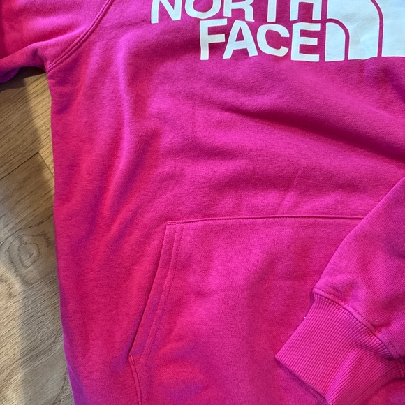 Brand new North Face Hoodie - Picture 3 of 5